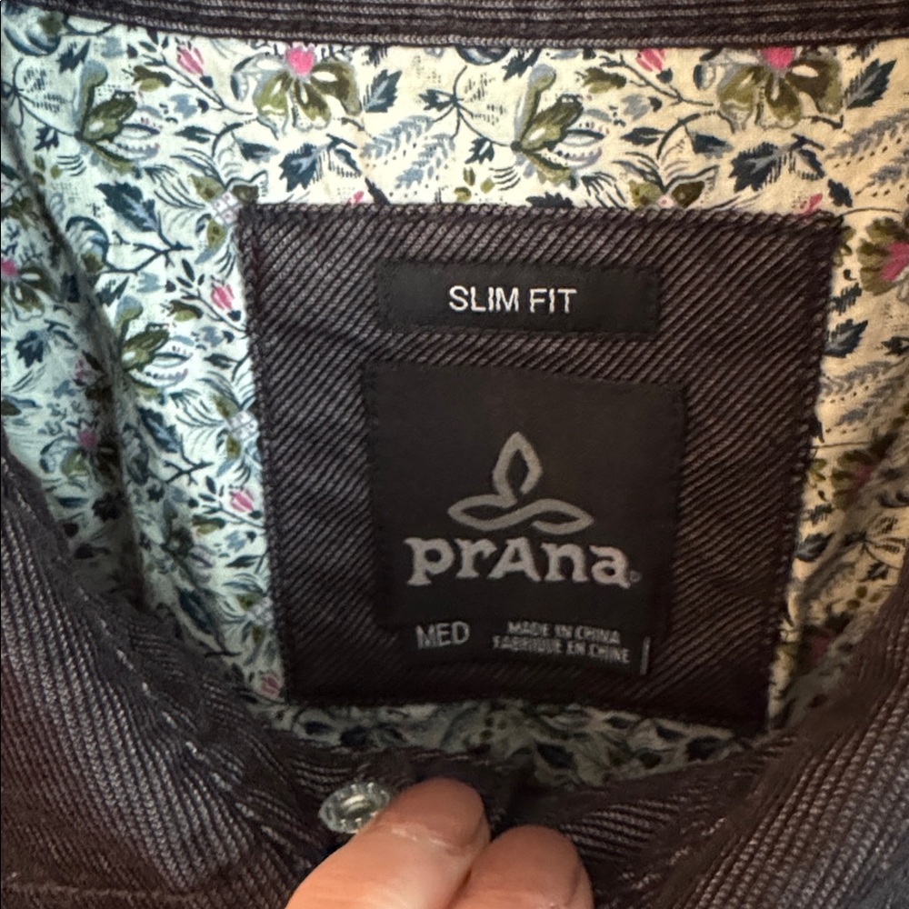 Men’s Prana button down - Picture 3 of 4